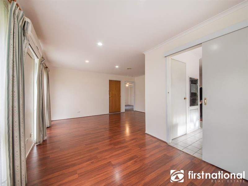 6 Ballina Place, Hampton Park VIC 3976, Image 2