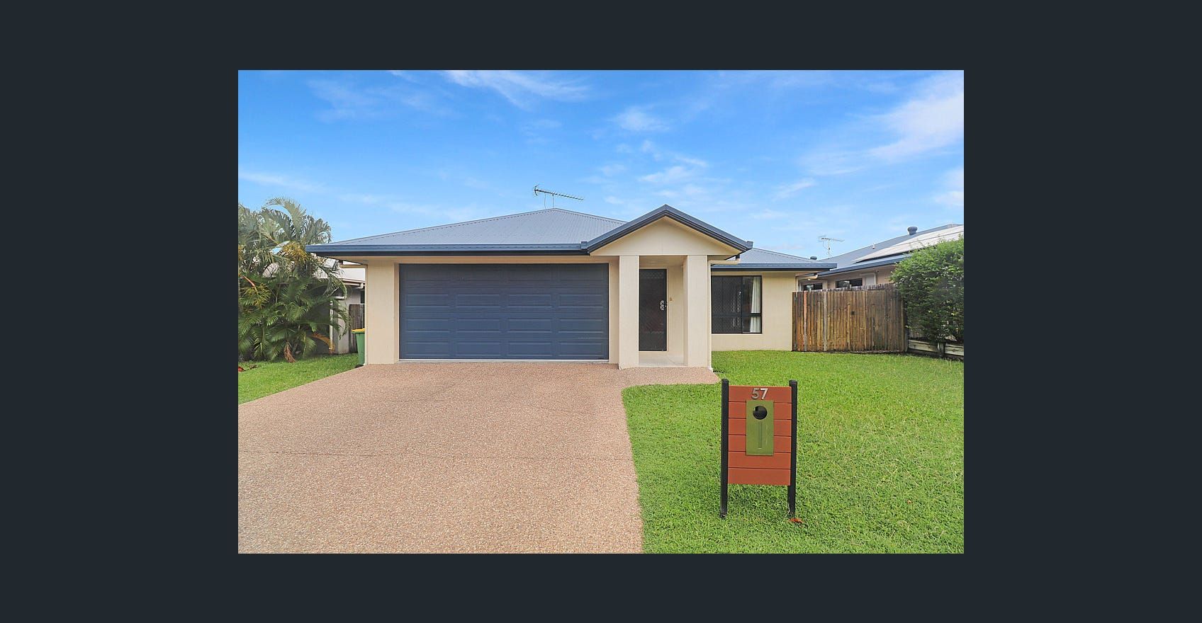 4 bedrooms House in 57 Crestbrook Drive MOUNT LOUISA QLD, 4814