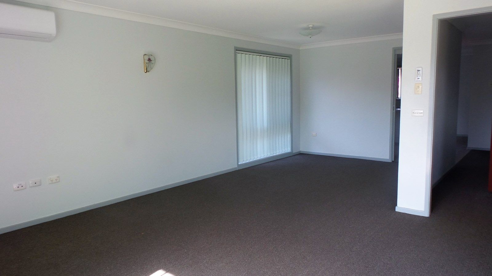 8 Yeovil Drive, Bomaderry NSW 2541, Image 1