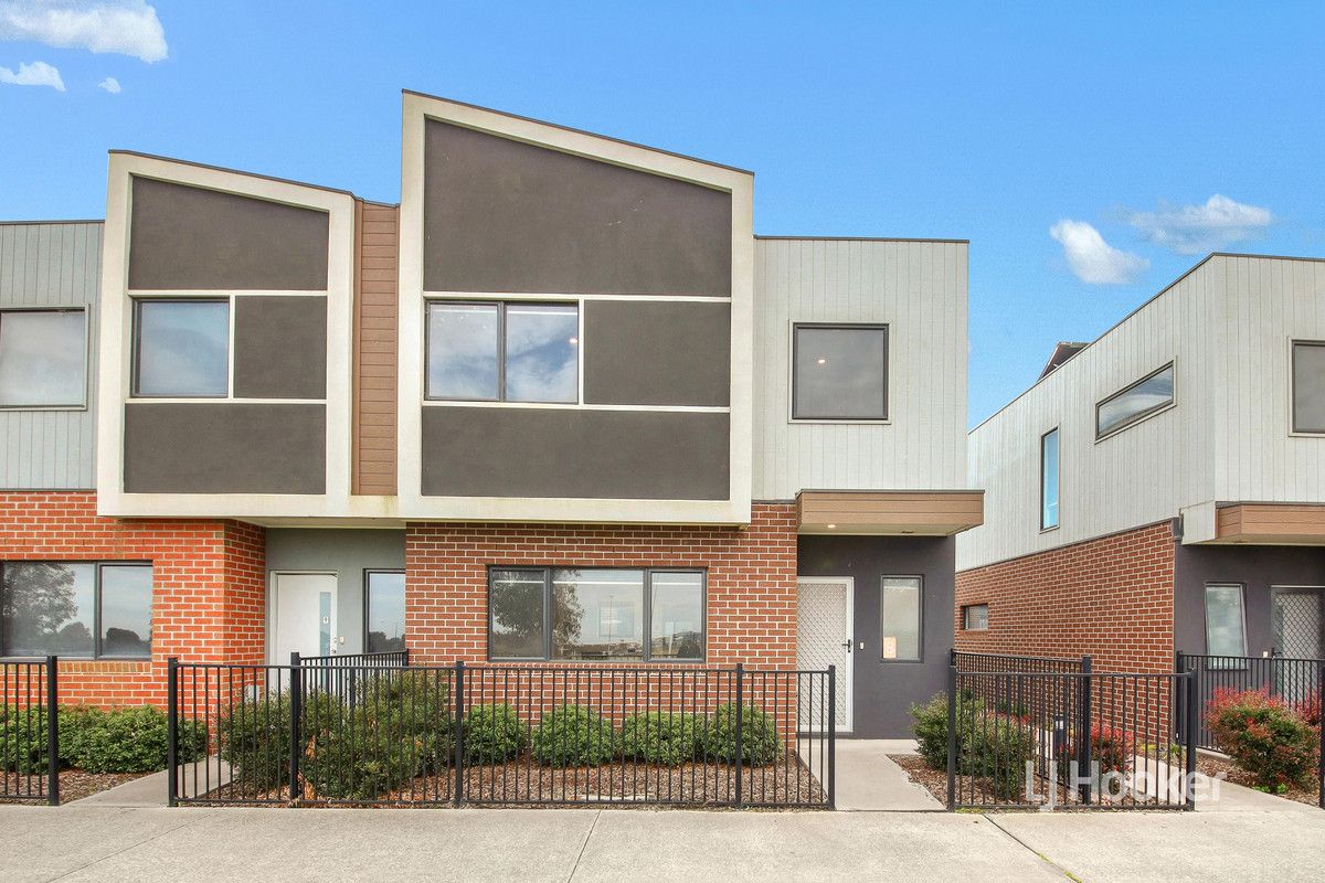 3 bedrooms Townhouse in 8/205 James Mirams Drive ROXBURGH PARK VIC, 3064