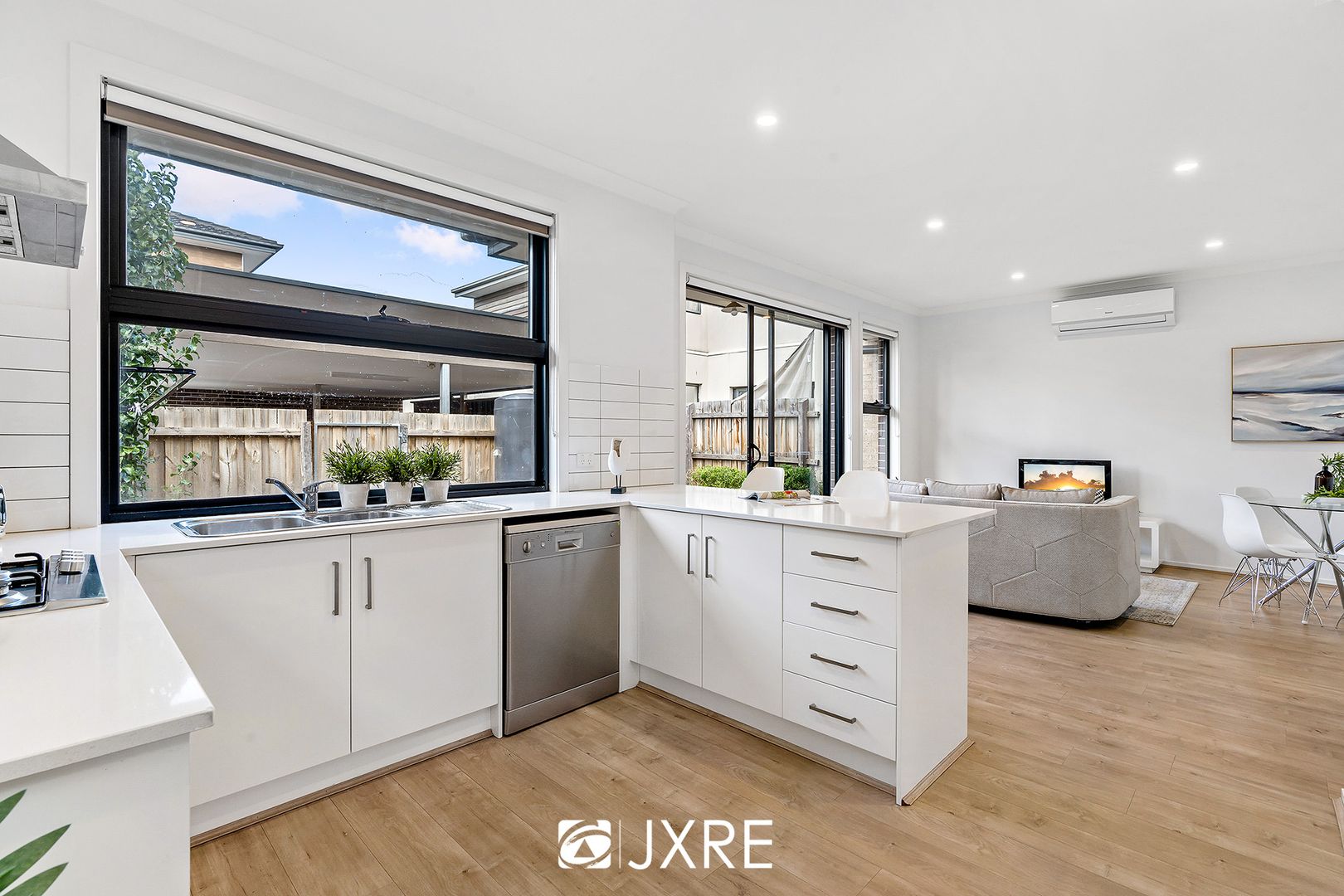 4/20 Burns Avenue, Clayton South VIC 3169, Image 2