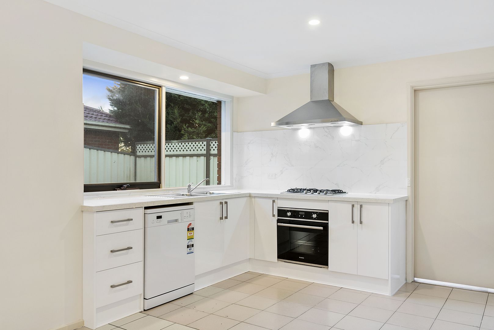 103 Kennington Park Drive, Endeavour Hills VIC 3802, Image 2