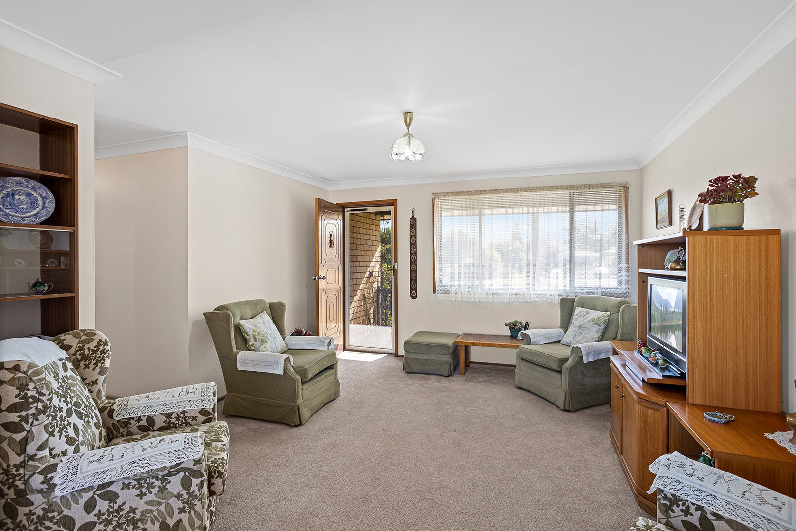 12 Shipton Crescent, Mount Warrigal NSW 2528, Image 1