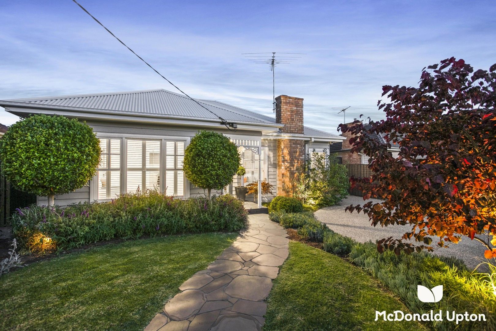 4 bedrooms House in 76 Cornwall Road PASCOE VALE VIC, 3044