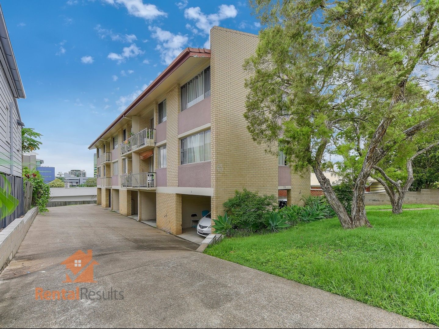 2 bedrooms Apartment / Unit / Flat in 4/20 Gordon St MILTON QLD, 4064