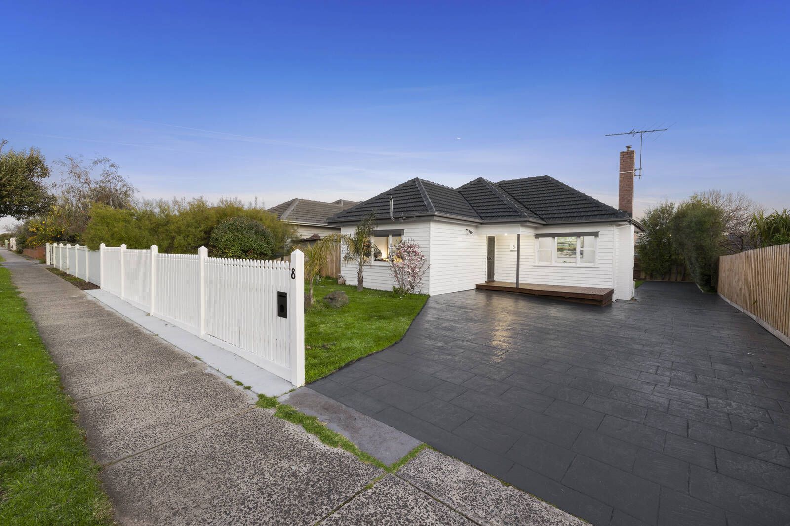 8 Berkeley Street, Huntingdale VIC 3166