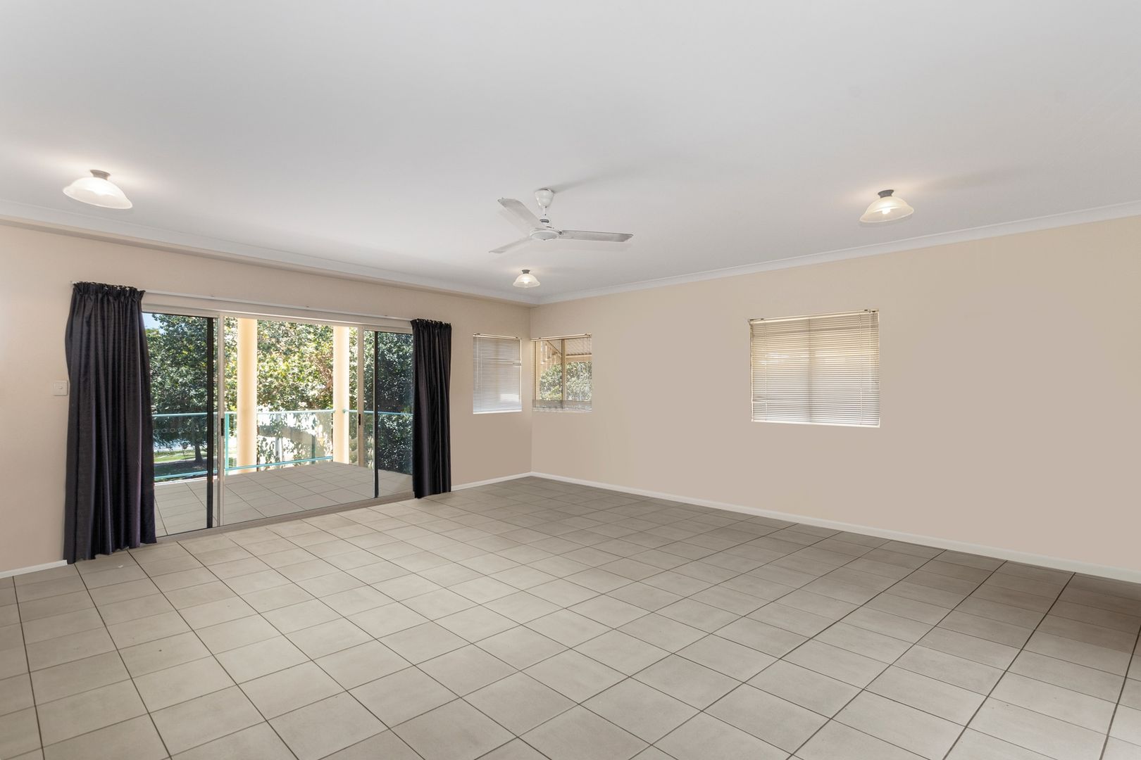 3/61 The Strand, North Ward QLD 4810, Image 2