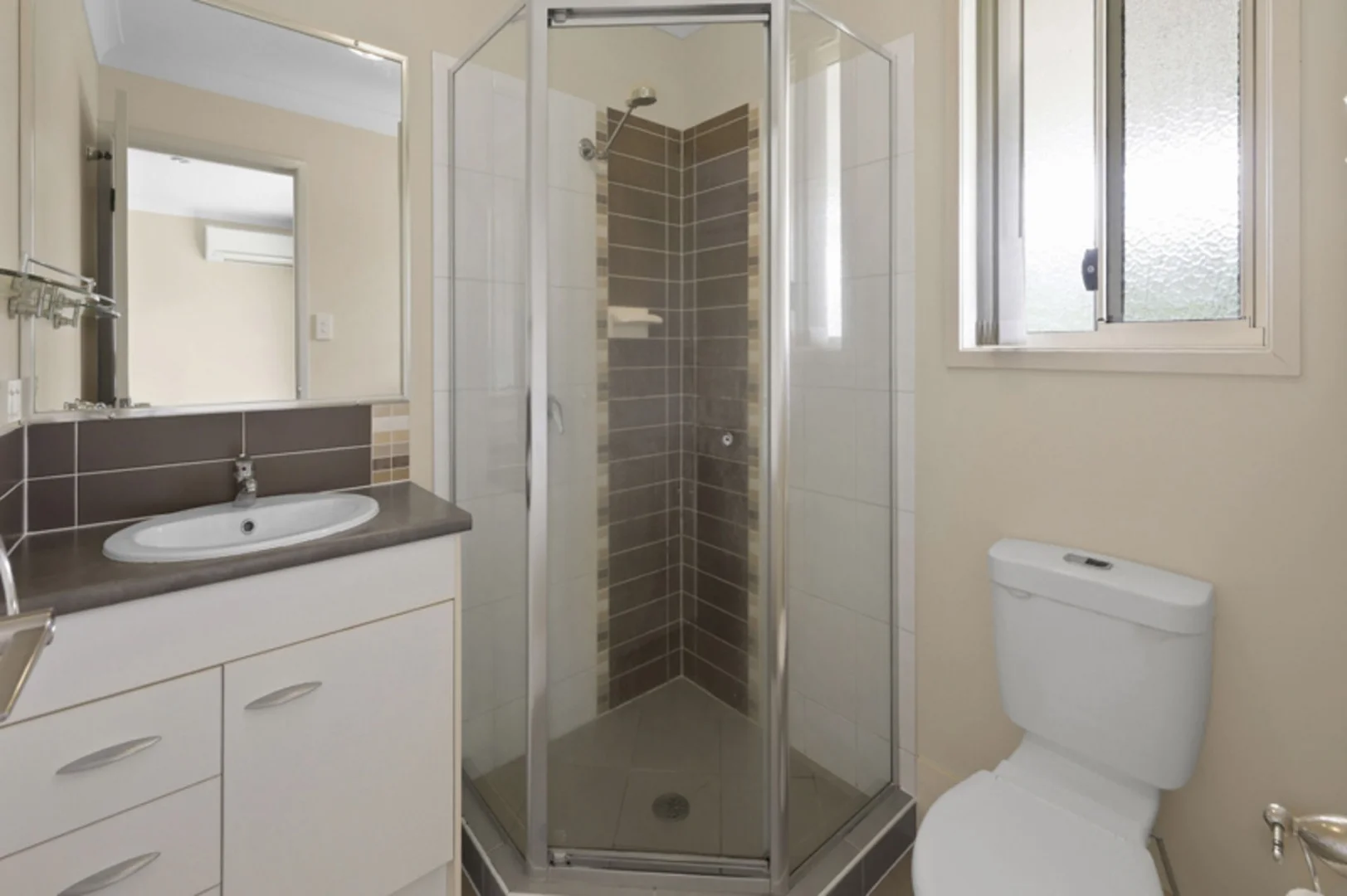 Additional image 8 of 1/8 Greenwood Drive, Glenella QLD 4740