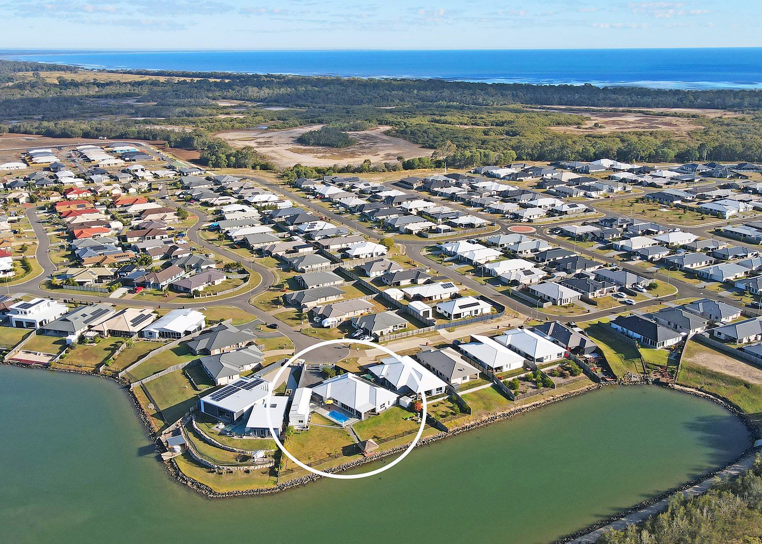 4 bedrooms House in 9 Kirra Court ELI WATERS QLD, 4655