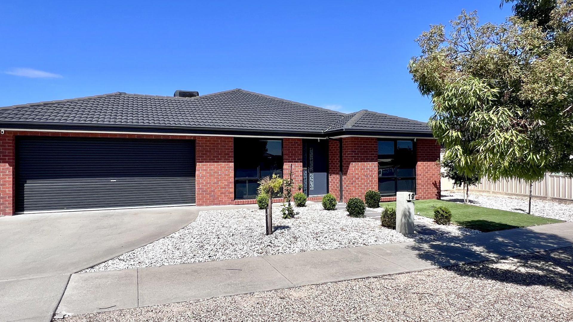 19 Hickson Street, Horsham VIC 3400 House For Rent 420 Domain