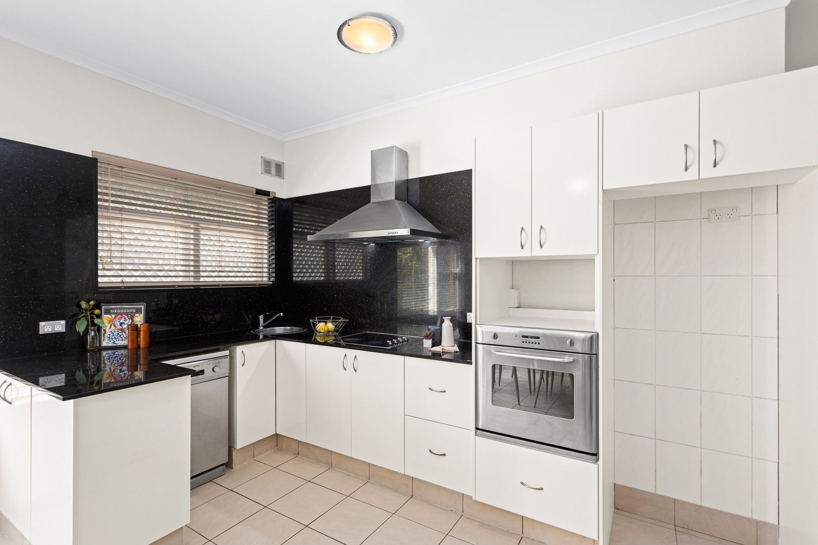 1/37-39 Queens Road, Brighton-Le-Sands NSW 2216, Image 2