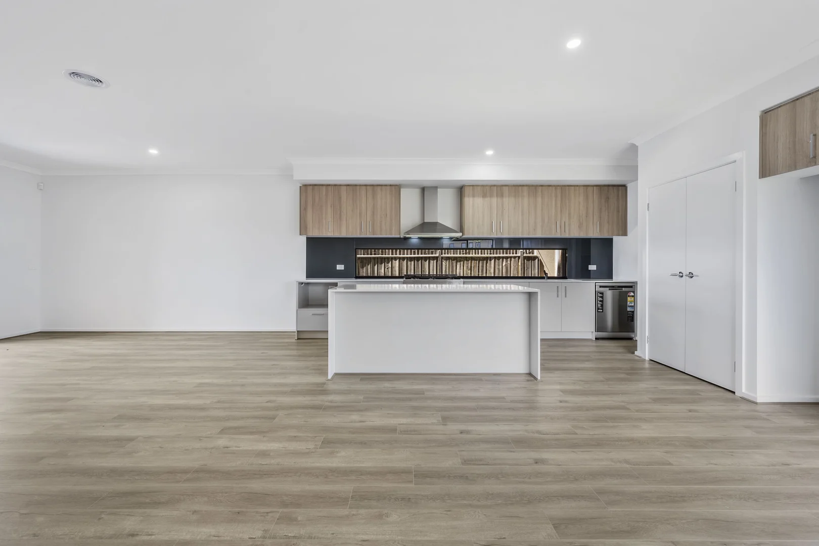 Additional image 5 of 159 Sanctuary Lakes South Boulevard, Sanctuary Lakes VIC 3030