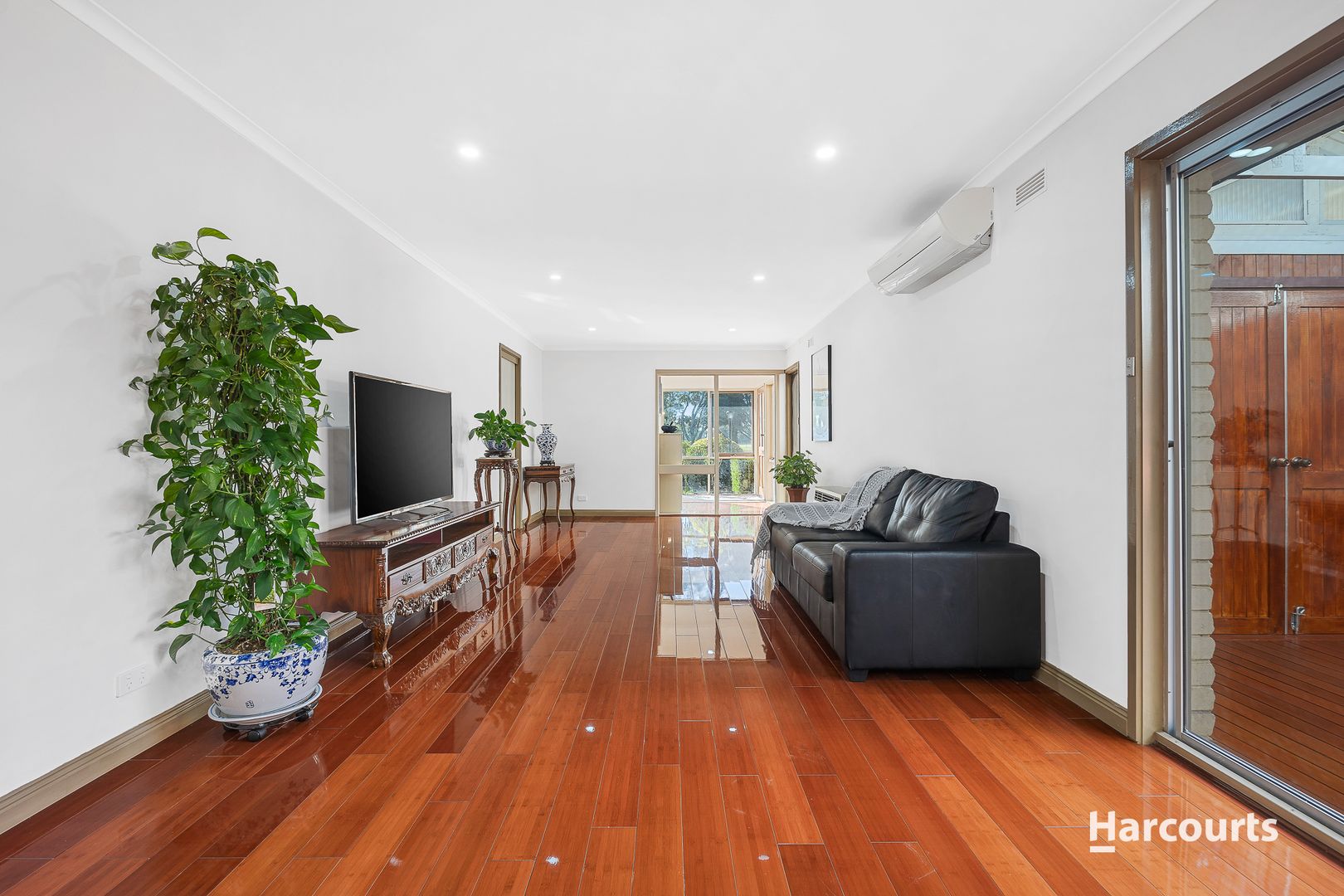 67 Hall Avenue, Altona Meadows VIC 3028, Image 2