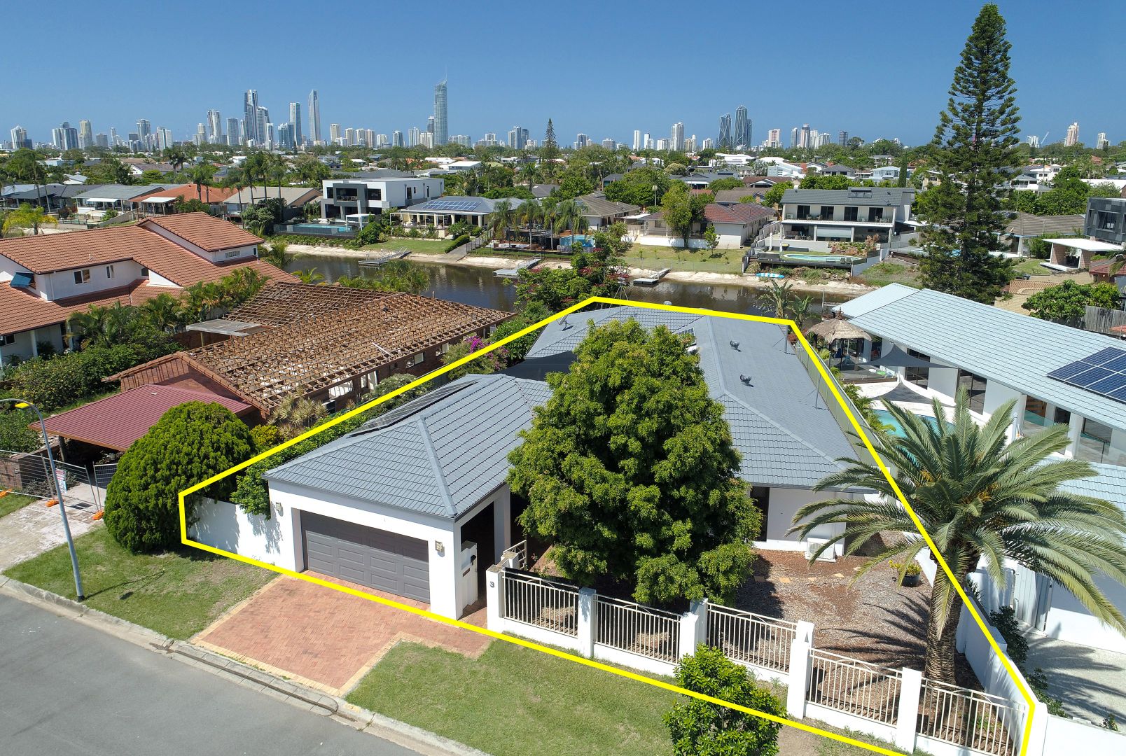 3 Argyle Crescent, Sorrento QLD 4217, Image 1