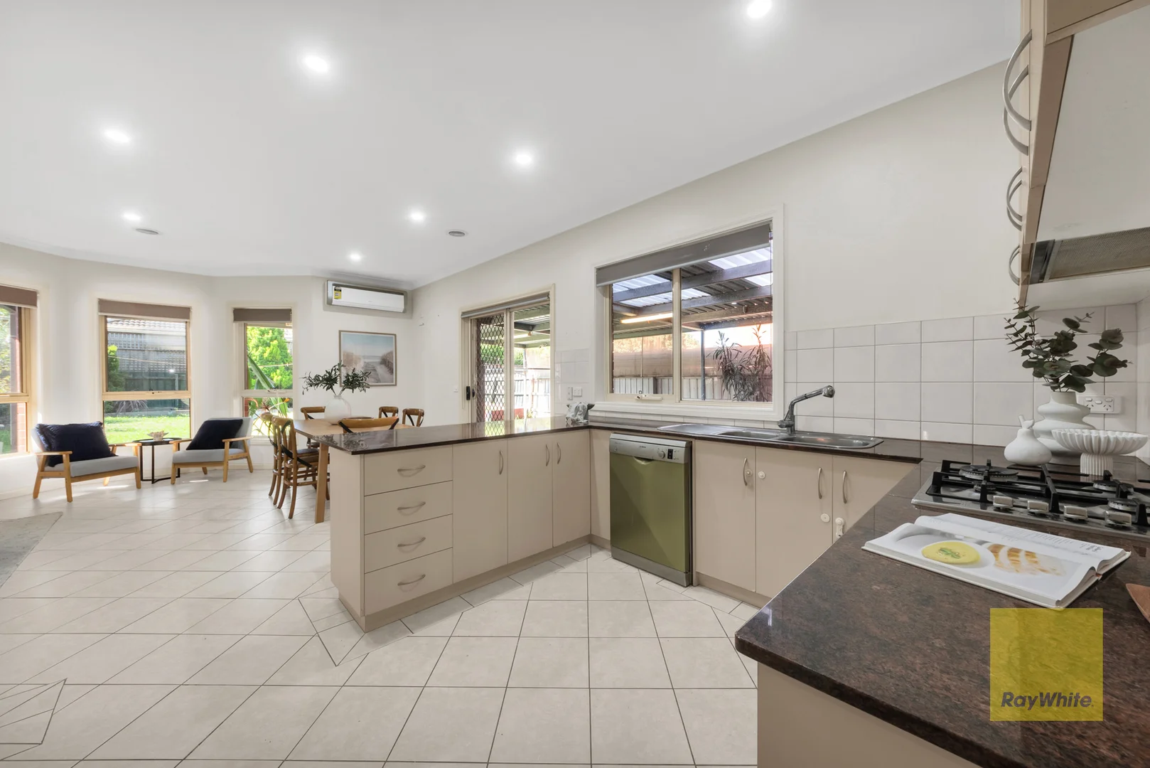 Additional image 6 of 19 Meadowview Way, Cairnlea VIC 3023