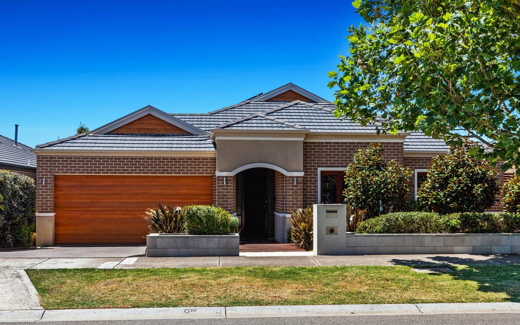 4 bedrooms House in 6 Viridian Drive HILLSIDE VIC, 3037