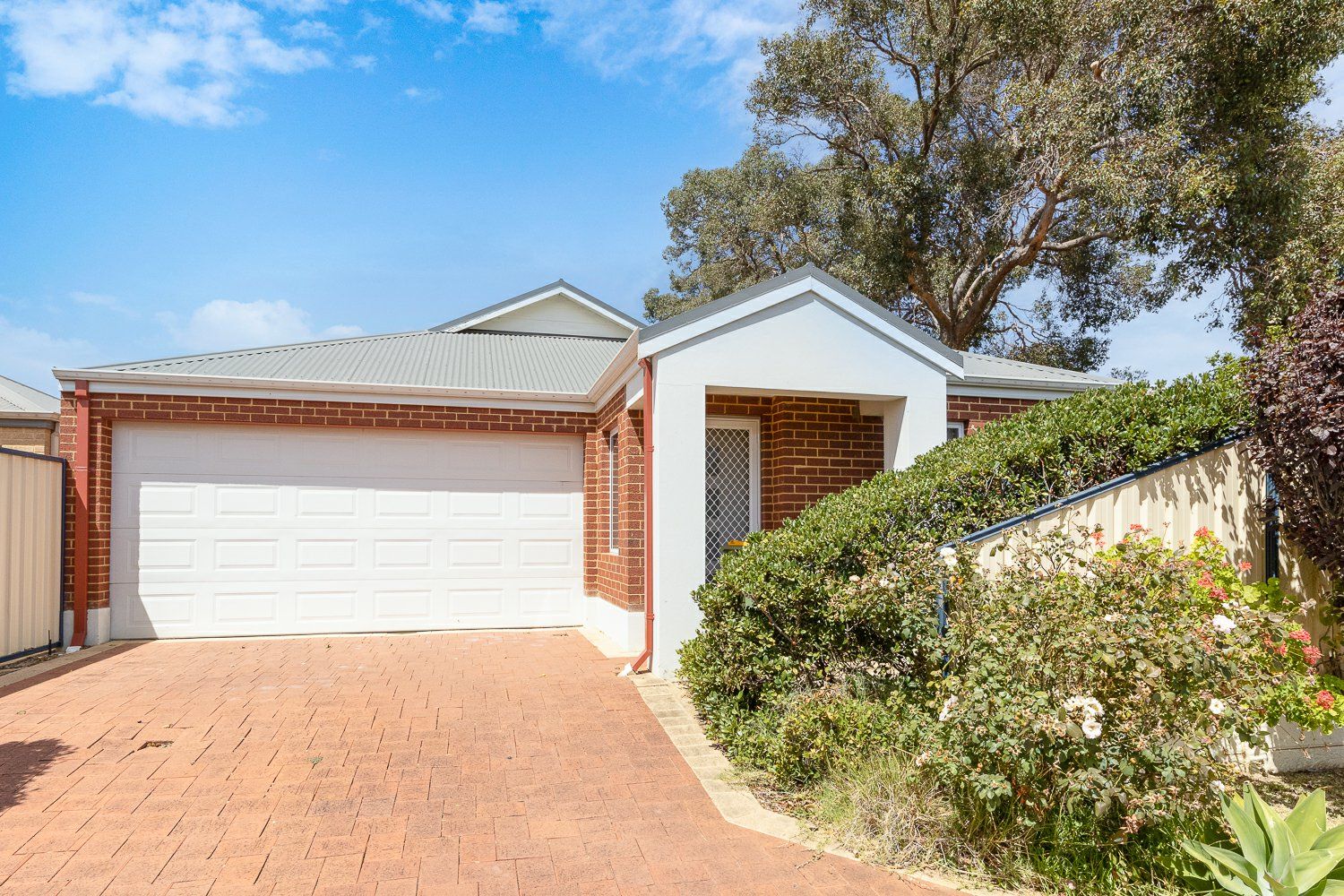 3 bedrooms Villa in 26 Bonner Lane ARMADALE WA, 6112