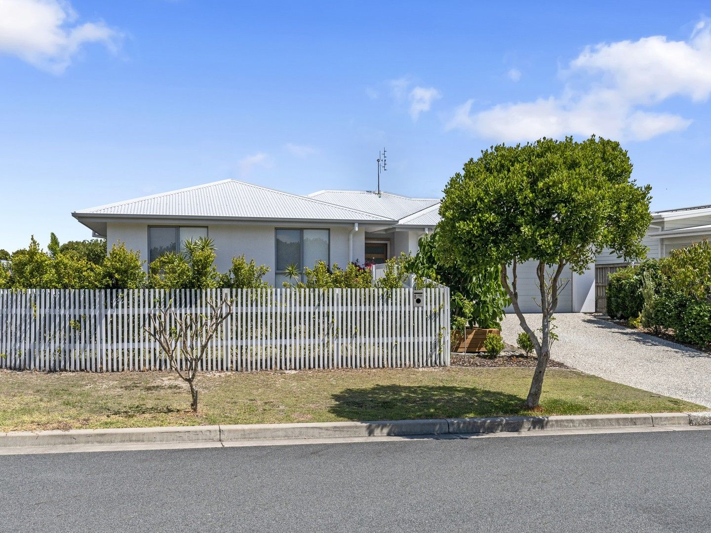 8 Lobelia Crescent, Casuarina NSW 2487, Image 0