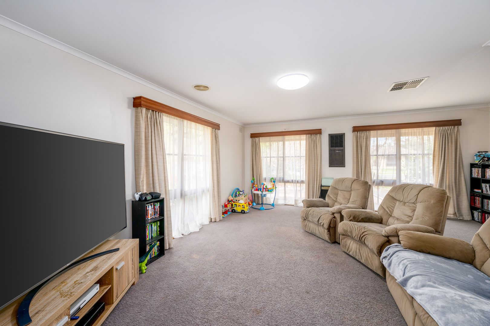 12 Paisley Crescent, Mooroopna VIC 3629, Image 2