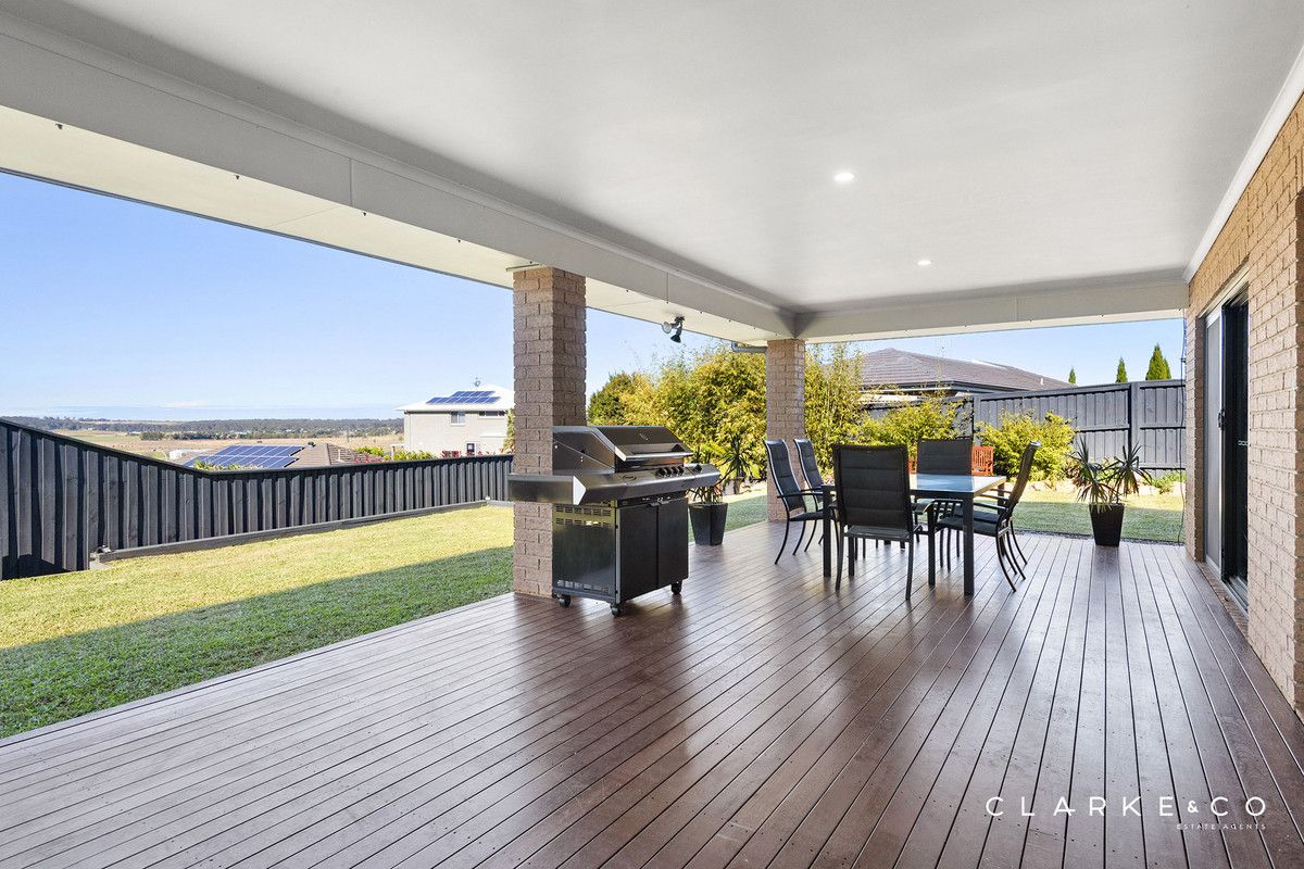 14 Darcys Circuit, Gillieston Heights NSW 2321, Image 2