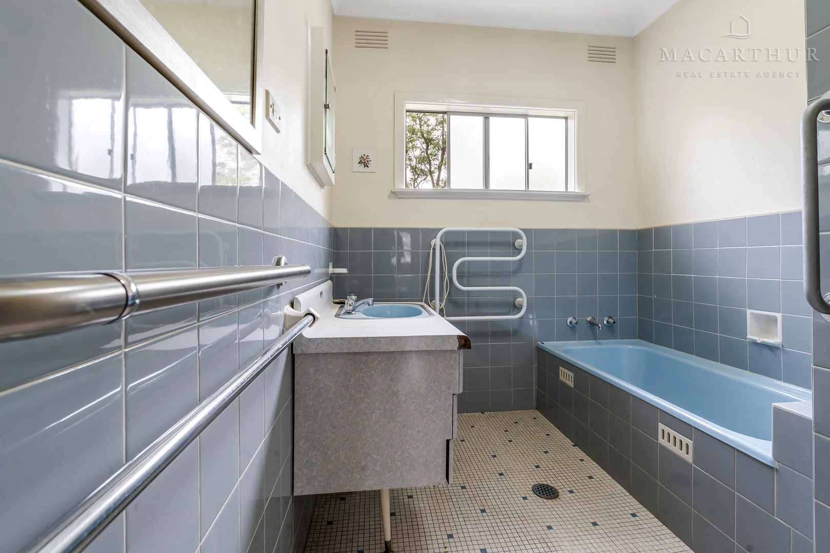 Additional image 10 of 4 Kennedy Avenue, Kooringal NSW 2650