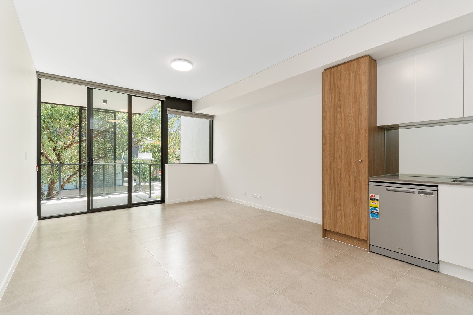 1 bedrooms Apartment / Unit / Flat in 208/10-20 Mcevoy Street WATERLOO NSW, 2017