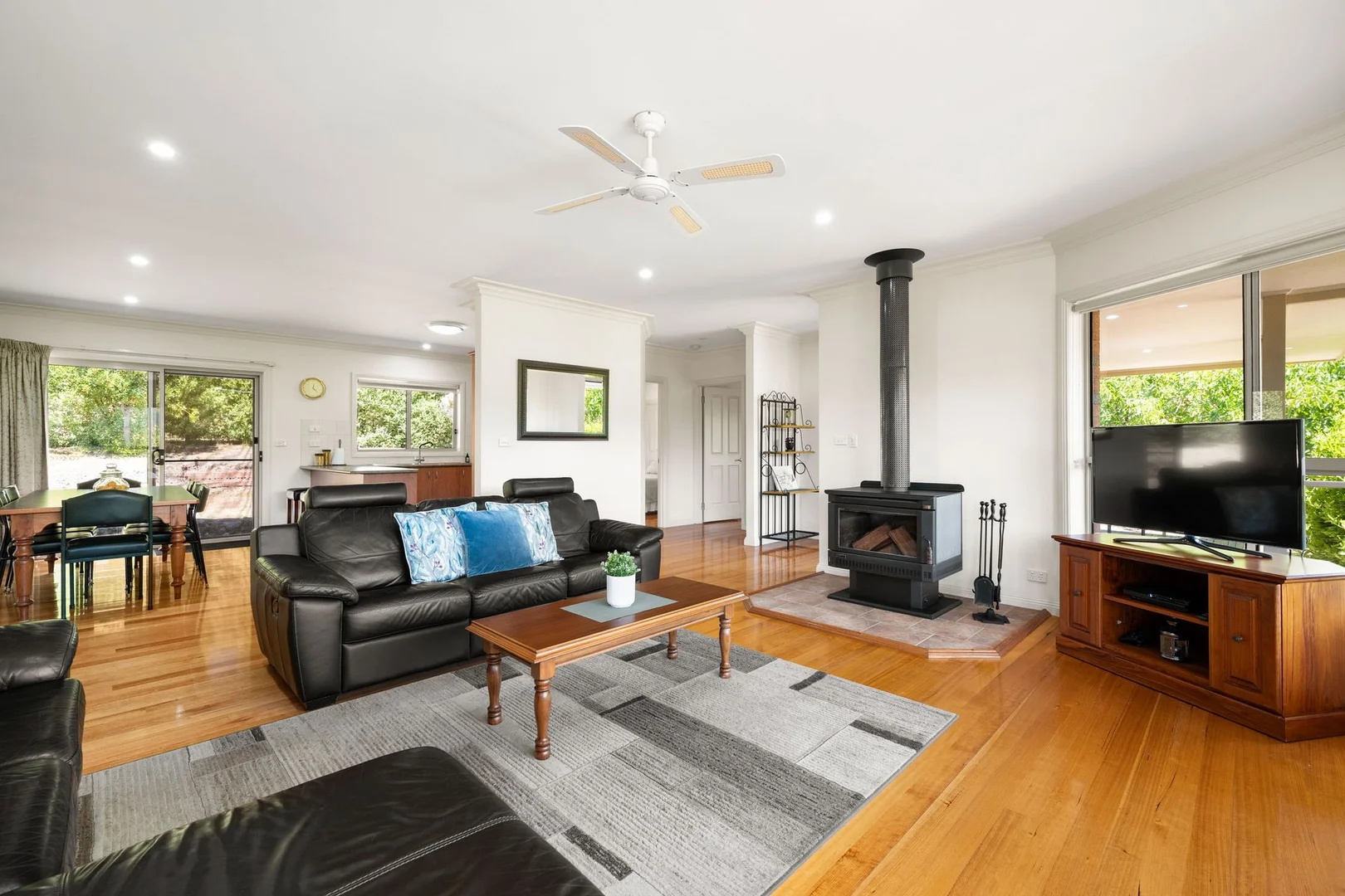 Additional image 6 of 1 James Close, Bright VIC 3741