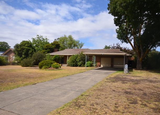 21 South Street, Beaufort VIC 3373