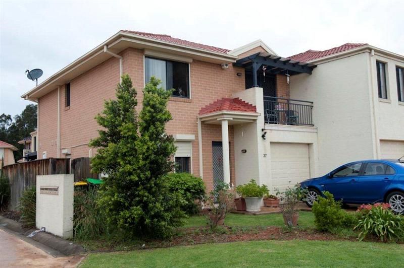 37 Coffs Harbour Avenue, HOXTON PARK NSW 2171, Image 1