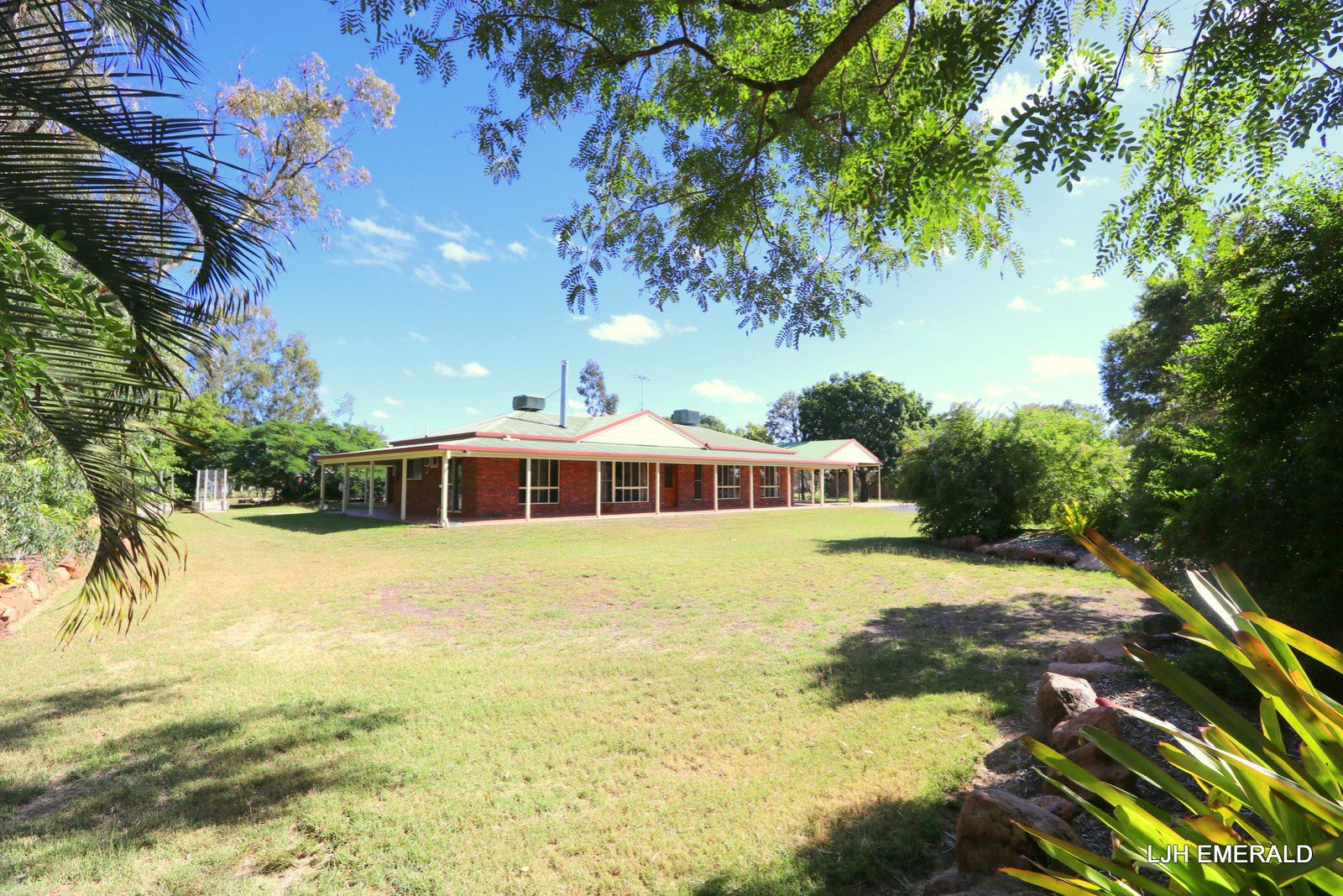 19 Edgewood Dr, Emerald QLD 4720 House For Sale Domain