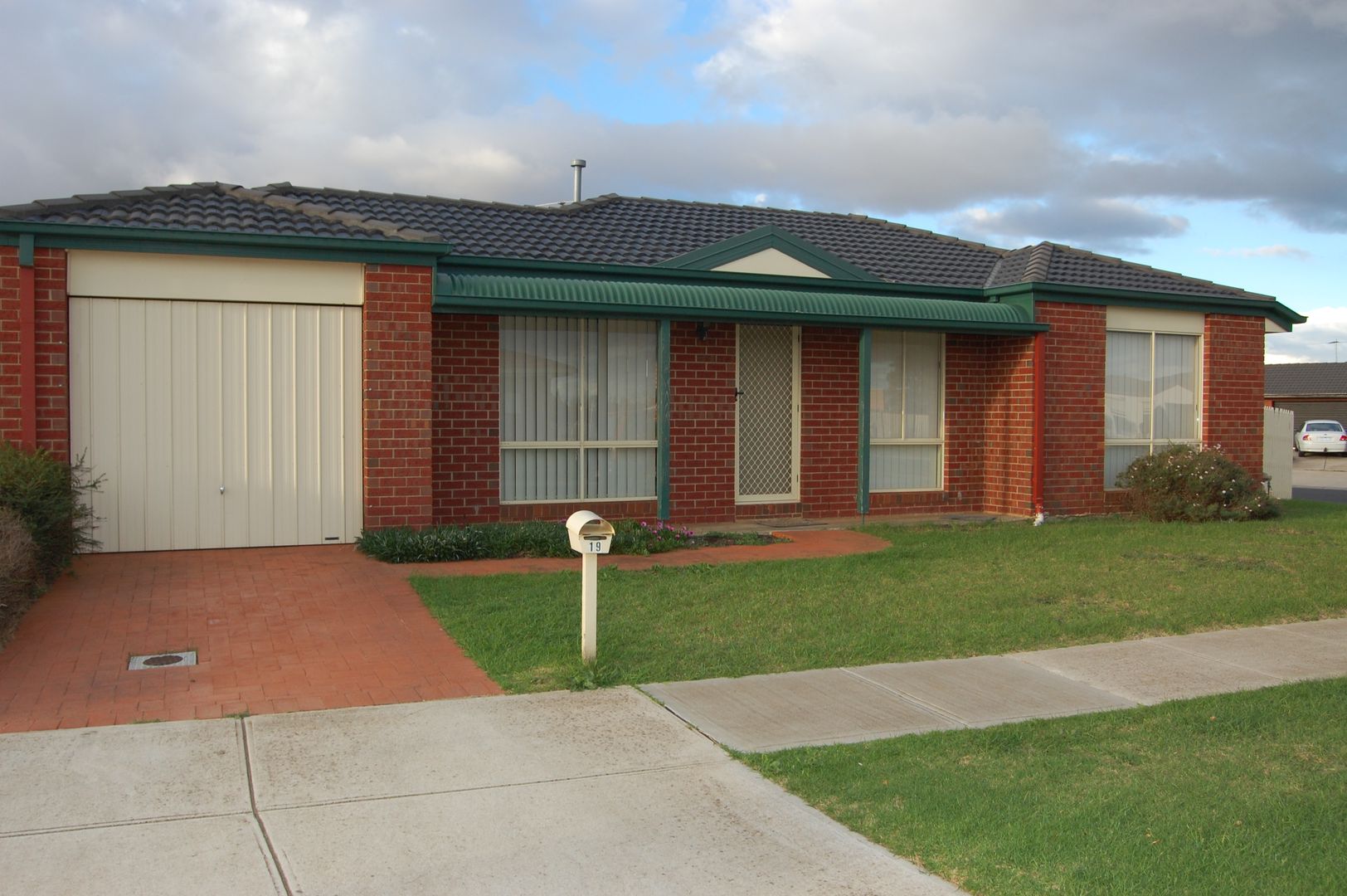 3 bedrooms House in 19 Cantal Court HOPPERS CROSSING VIC, 3029