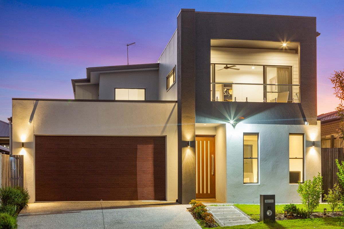 5 bedrooms House in 10 Bedford Crescent SPRING MOUNTAIN QLD, 4300