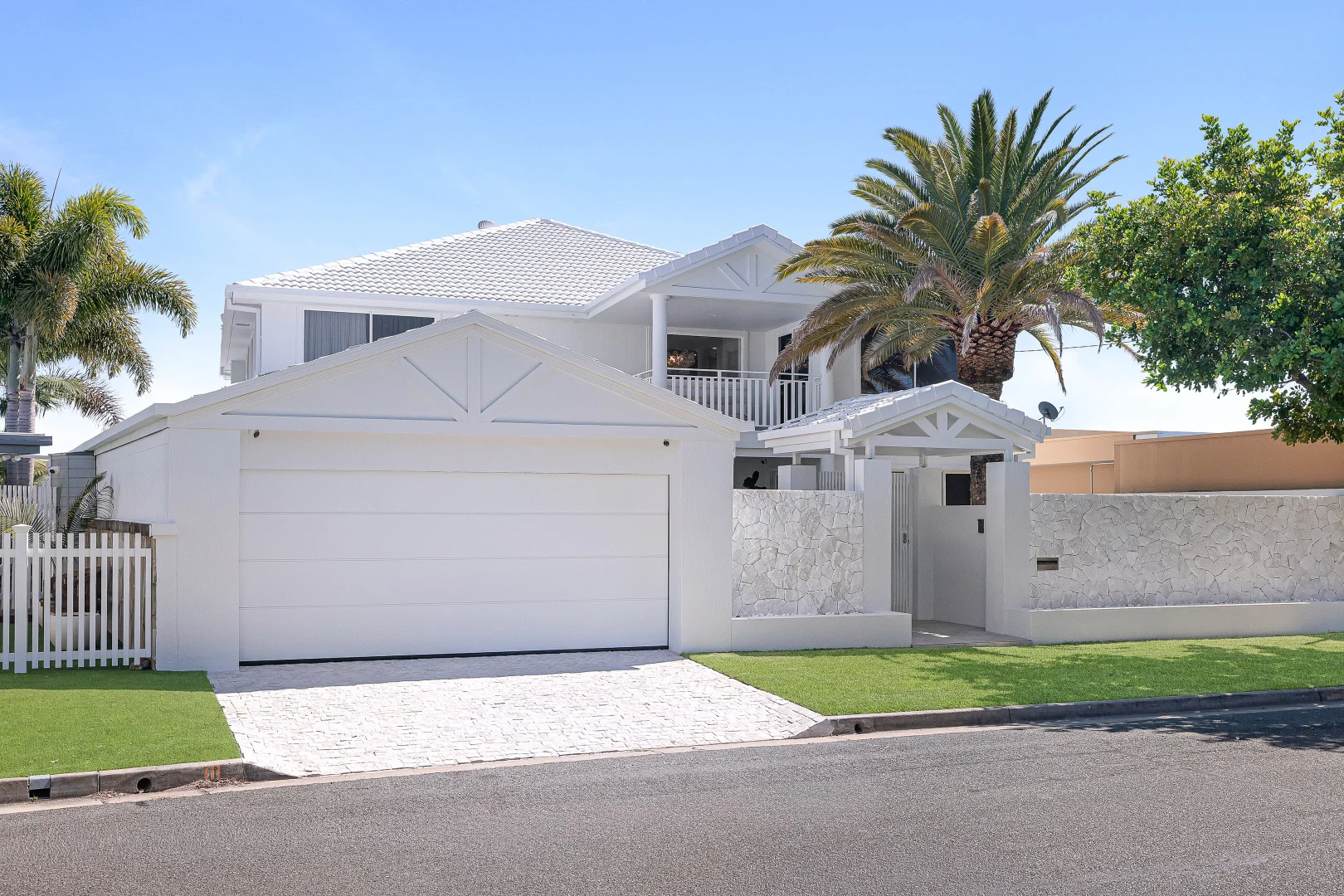 92 Gibraltar Drive, Isle Of Capri QLD 4217