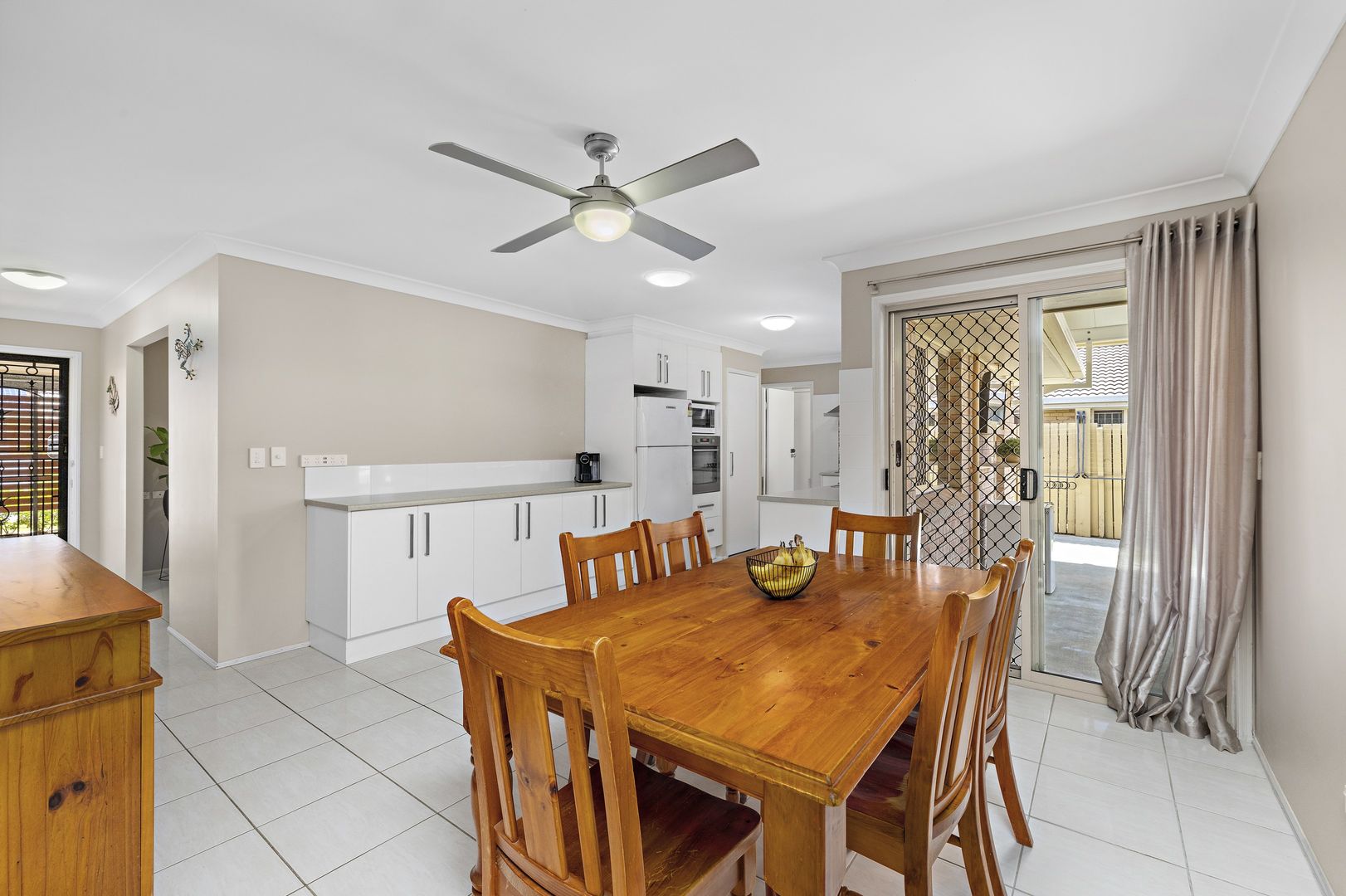 2 Shonagh Court, Birkdale QLD 4159, Image 1