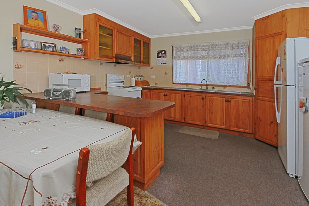 3 Catlin Avenue, BATEMANS BAY NSW 2536, Image 2