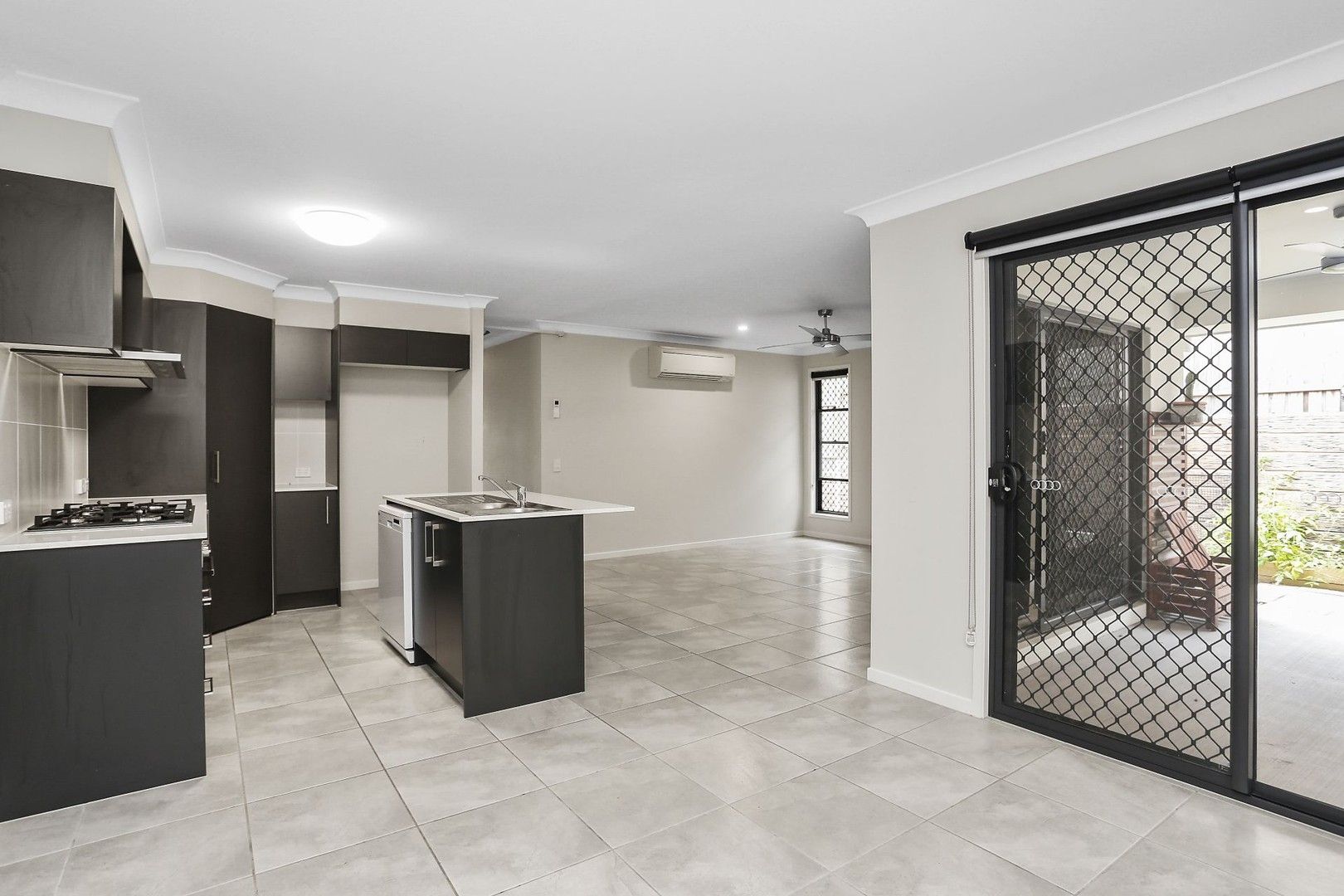 25 Stanicki Circuit, Bellbird Park QLD 4300, Image 2