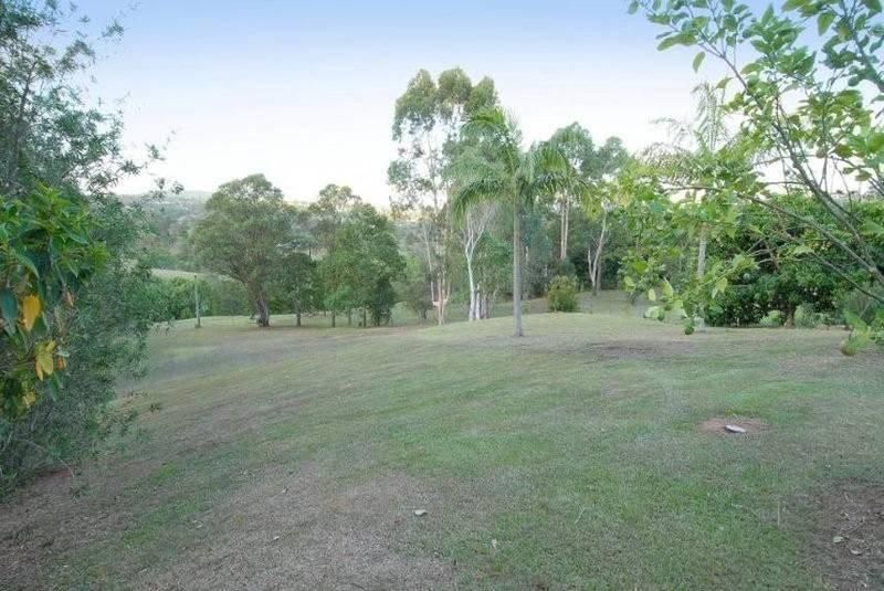 11-13 Towen View Court, TOWEN MOUNTAIN QLD 4560, Image 2