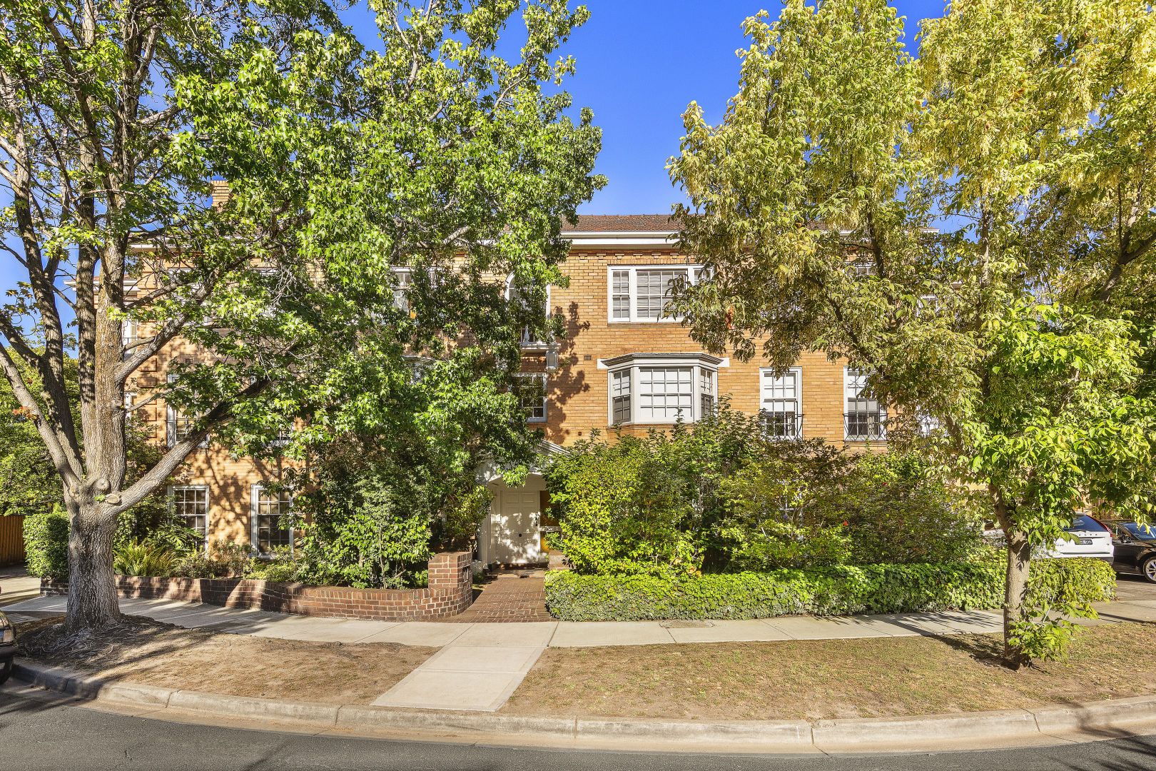 2/5 Stanhope Court, South Yarra Property History & Address Research