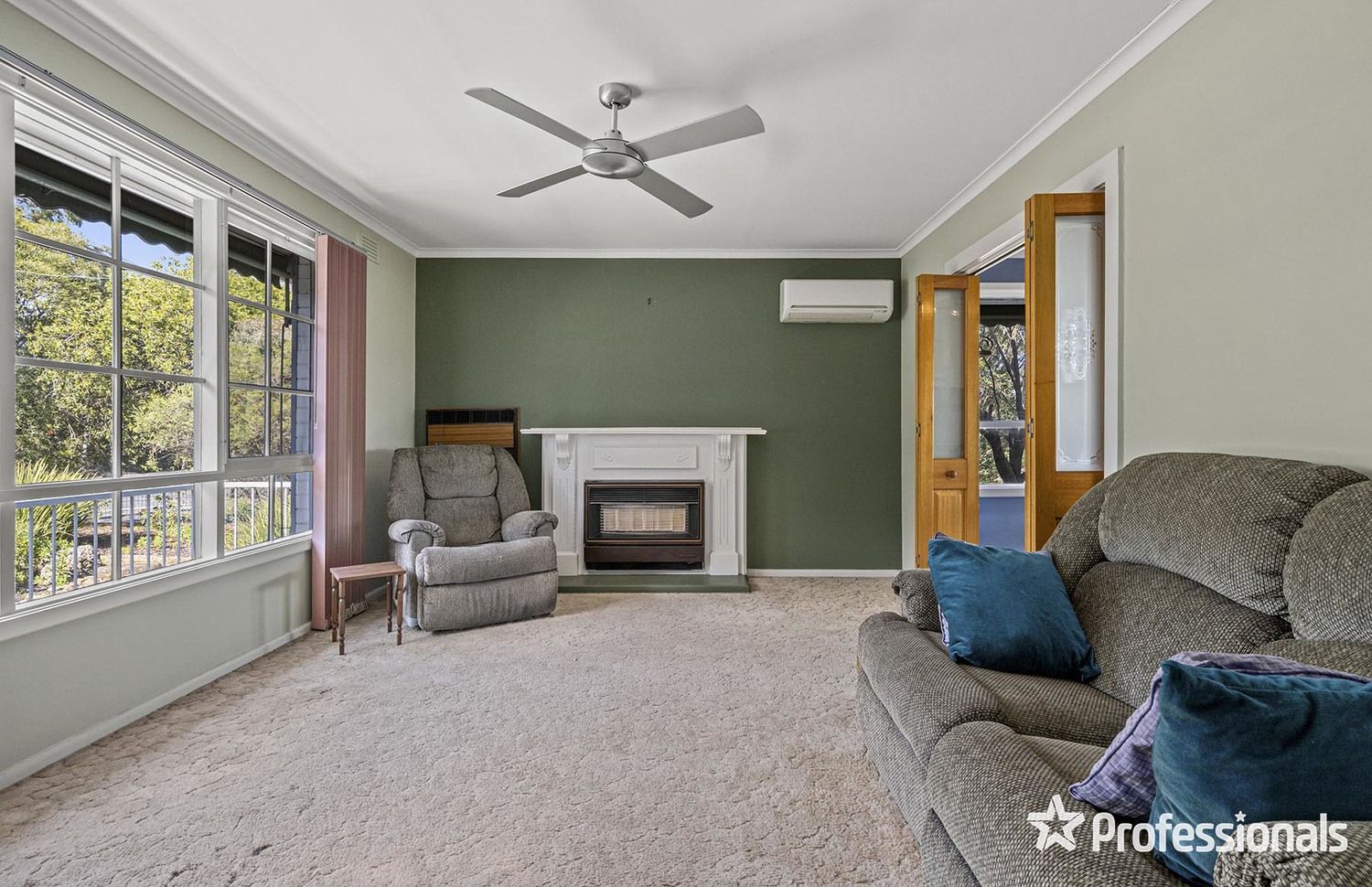 157 Manchester Road, Mooroolbark VIC 3138, Image 2