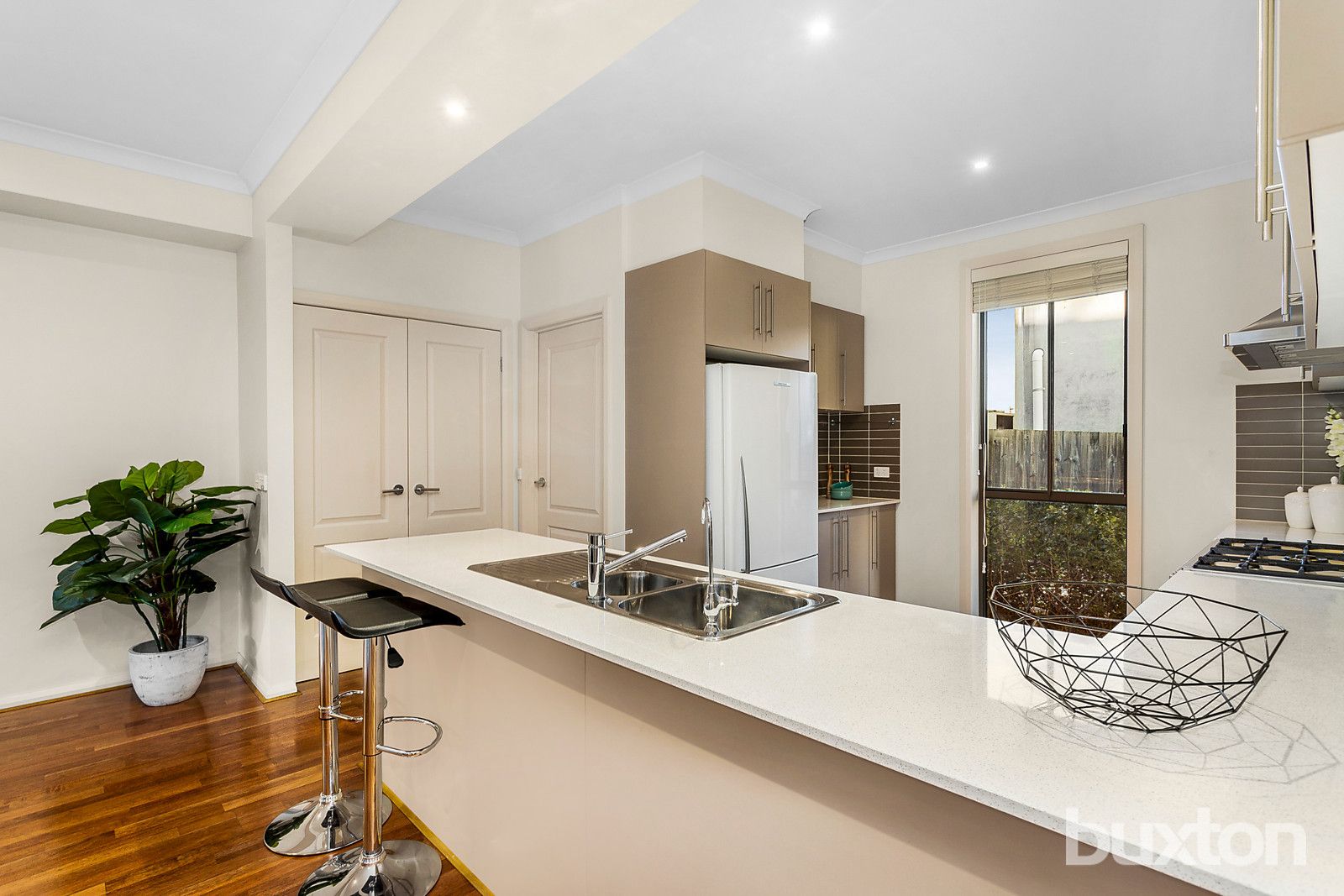 2/4 Edwards Street, Burwood VIC 3125, Image 2