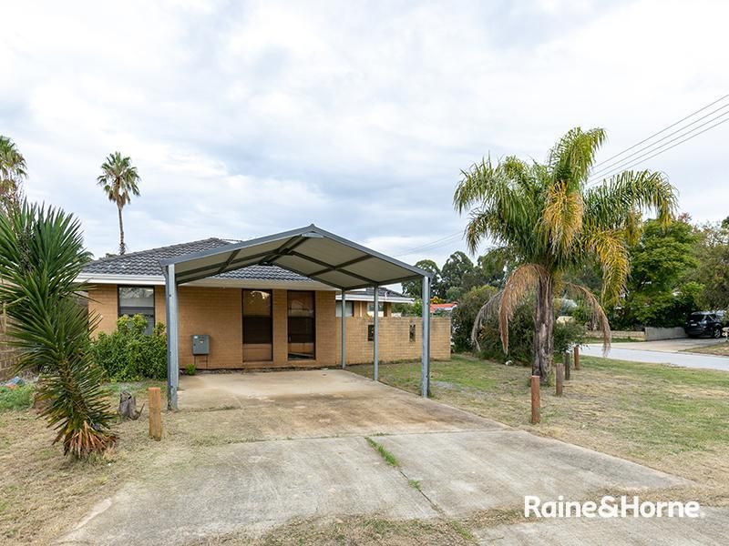 3 bedrooms House in 8 Worburn Way KELMSCOTT WA, 6111