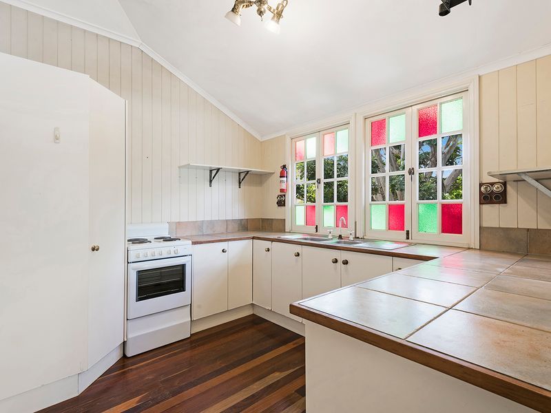 2 bedrooms House in 50 Bledisloe Street FAIRFIELD QLD, 4103