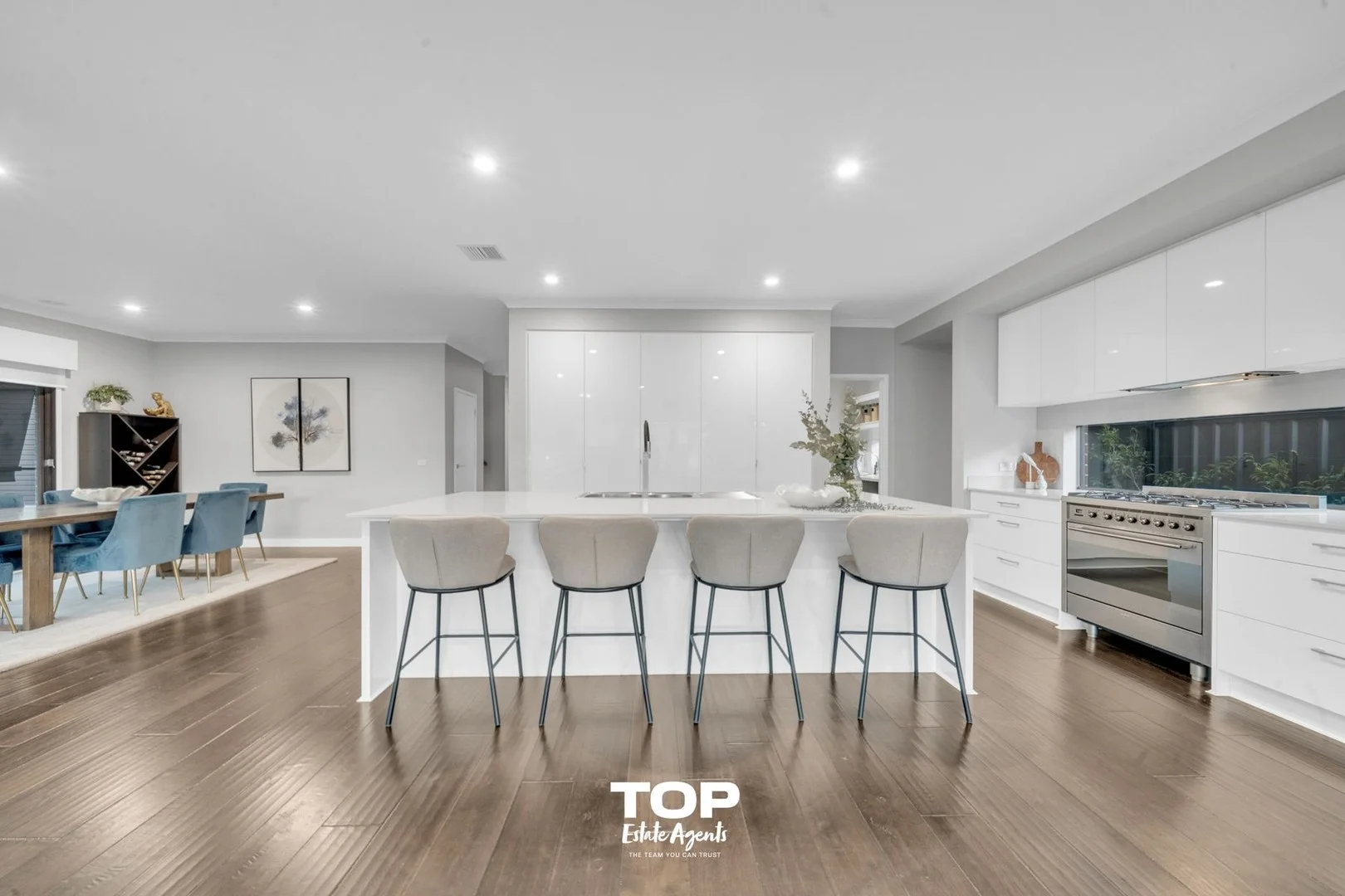 7 Calypso Way, Clyde North VIC 3978