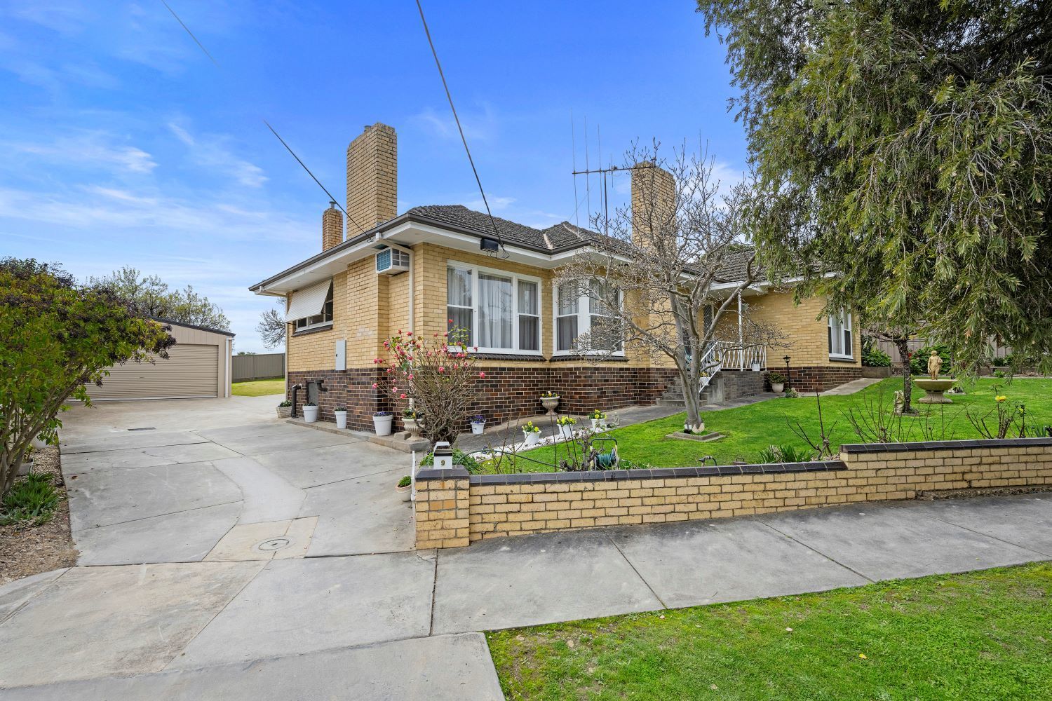 3 bedrooms House in 9 Leonard Avenue FLORA HILL VIC, 3550
