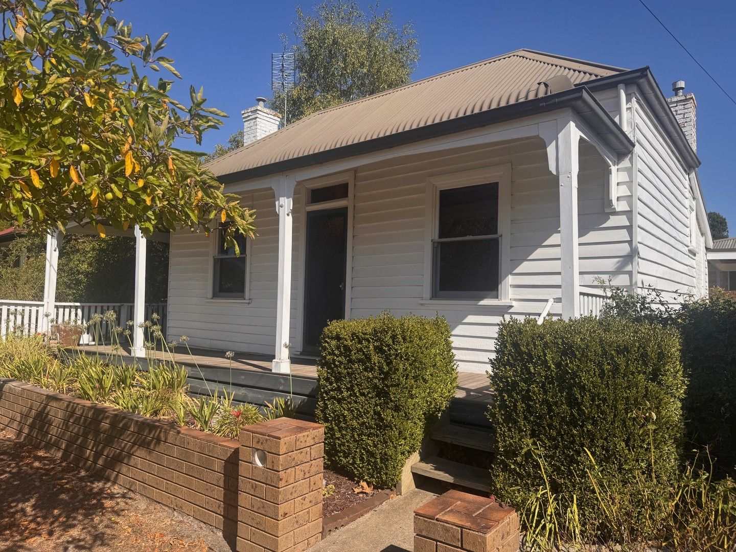 2 bedrooms Apartment / Unit / Flat in 13 Pohlman Street KYNETON VIC, 3444