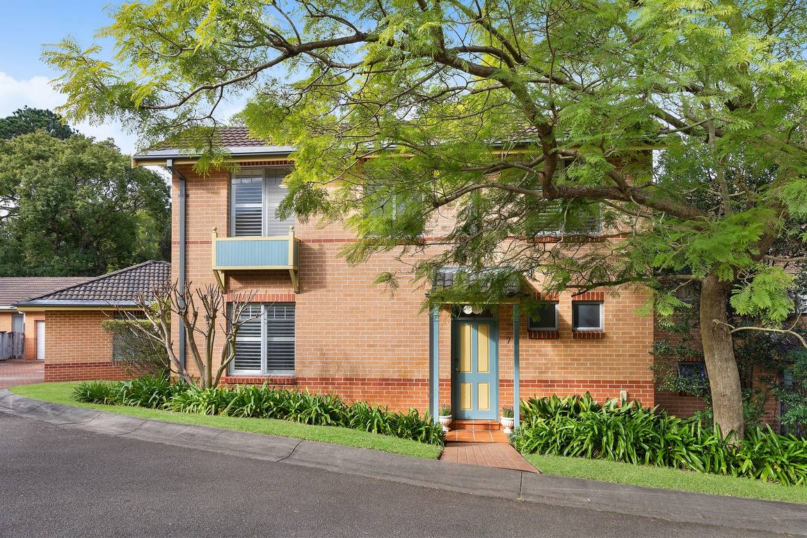 Picture of 7 The Grove Way, NORMANHURST NSW 2076