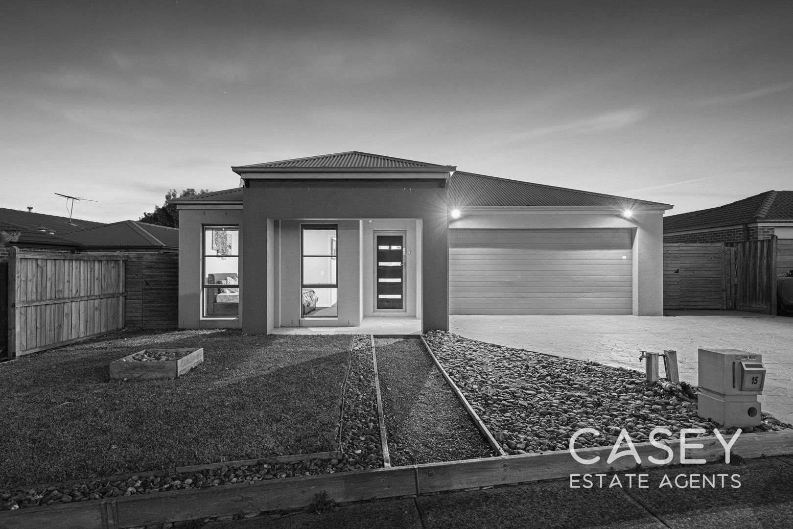 15 Charlbury Crescent, Cranbourne North VIC 3977 Domain