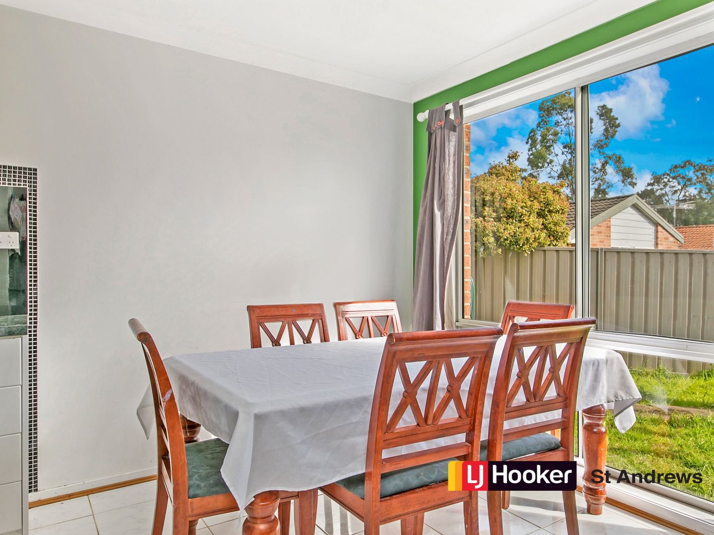 33 Mackillop Crescent, St Helens Park NSW 2560, Image 2