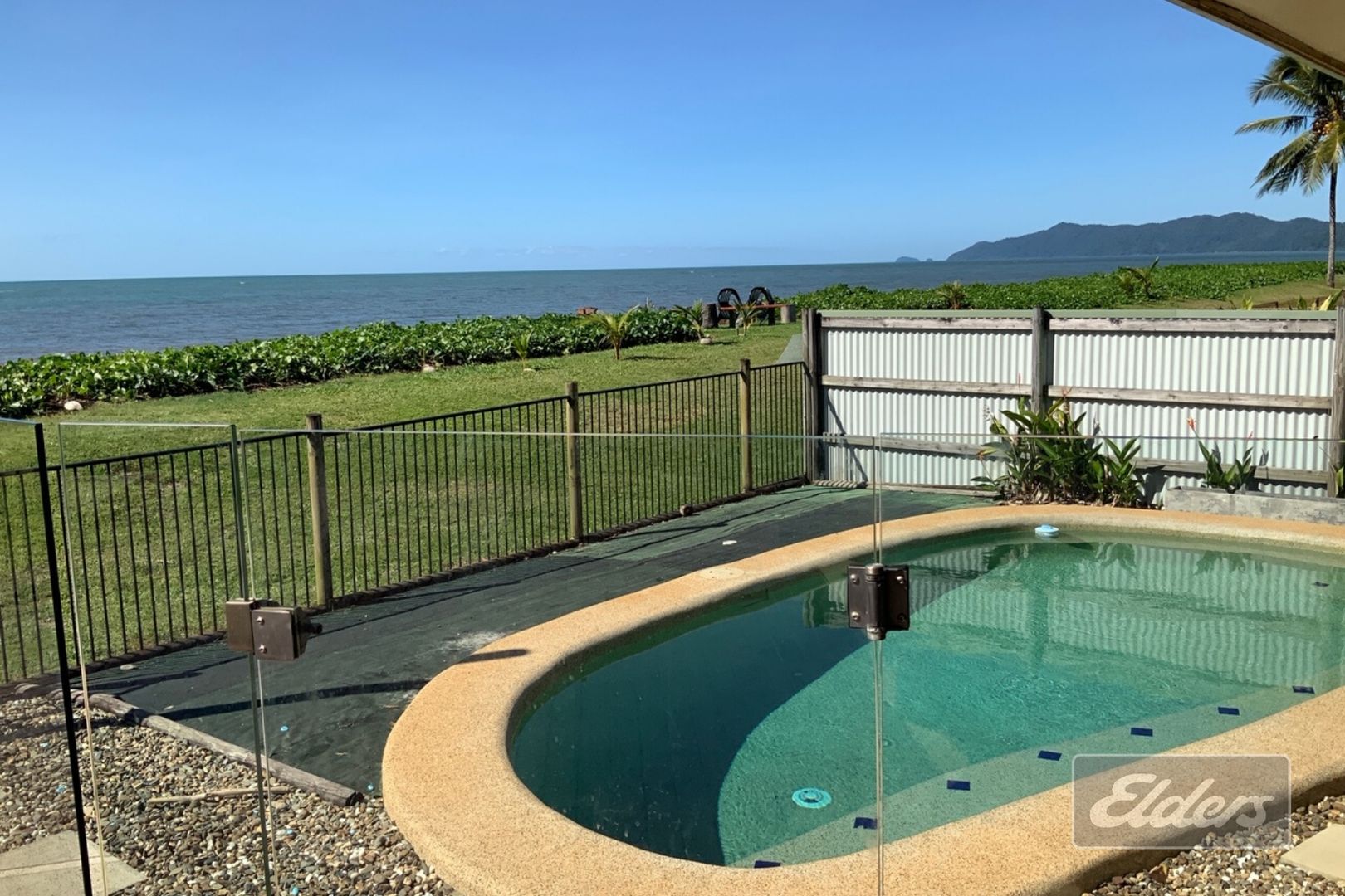 40 ELIZABETH STREET, Flying Fish Point QLD 4860 Domain