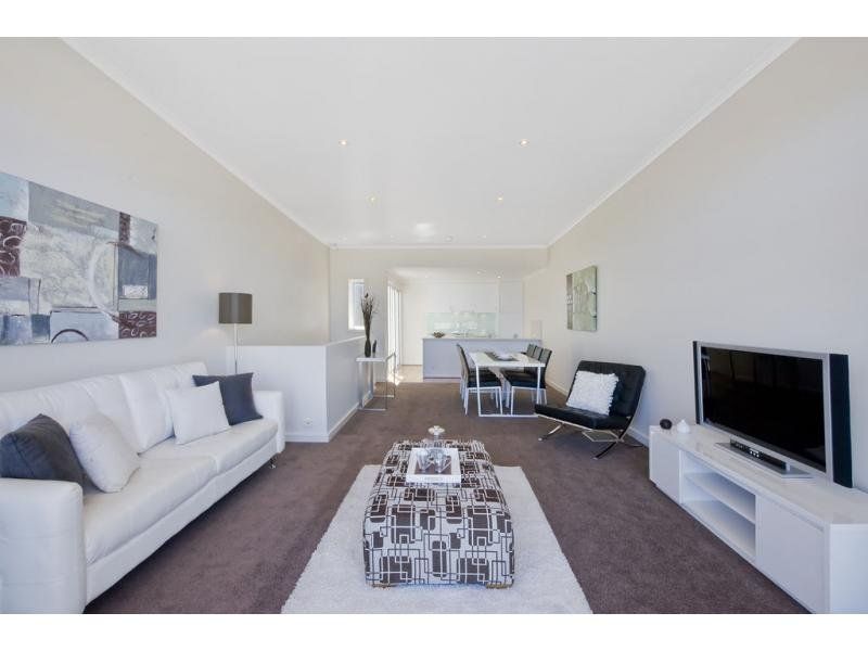 2/30 St Helena Place, Adelaide SA 5000, Image 2